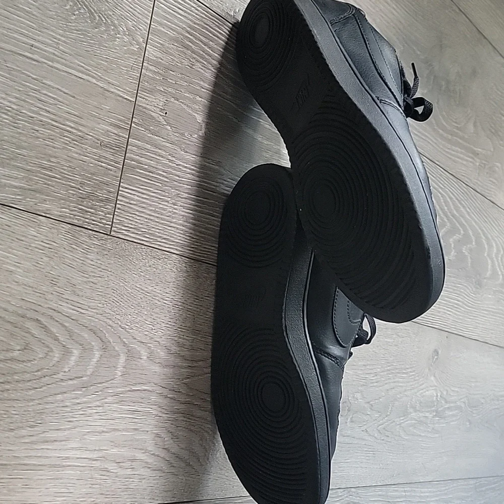 Nike Sneakers - Picture 5 of 5